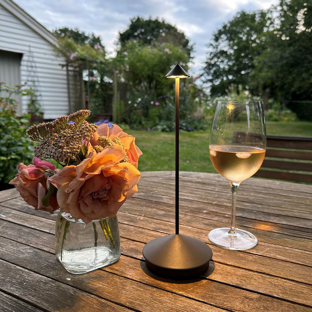 Luminária De Mesa Portátil Dilla