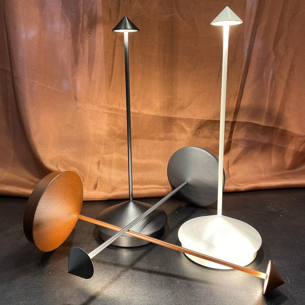 Luminária De Mesa Portátil Dilla