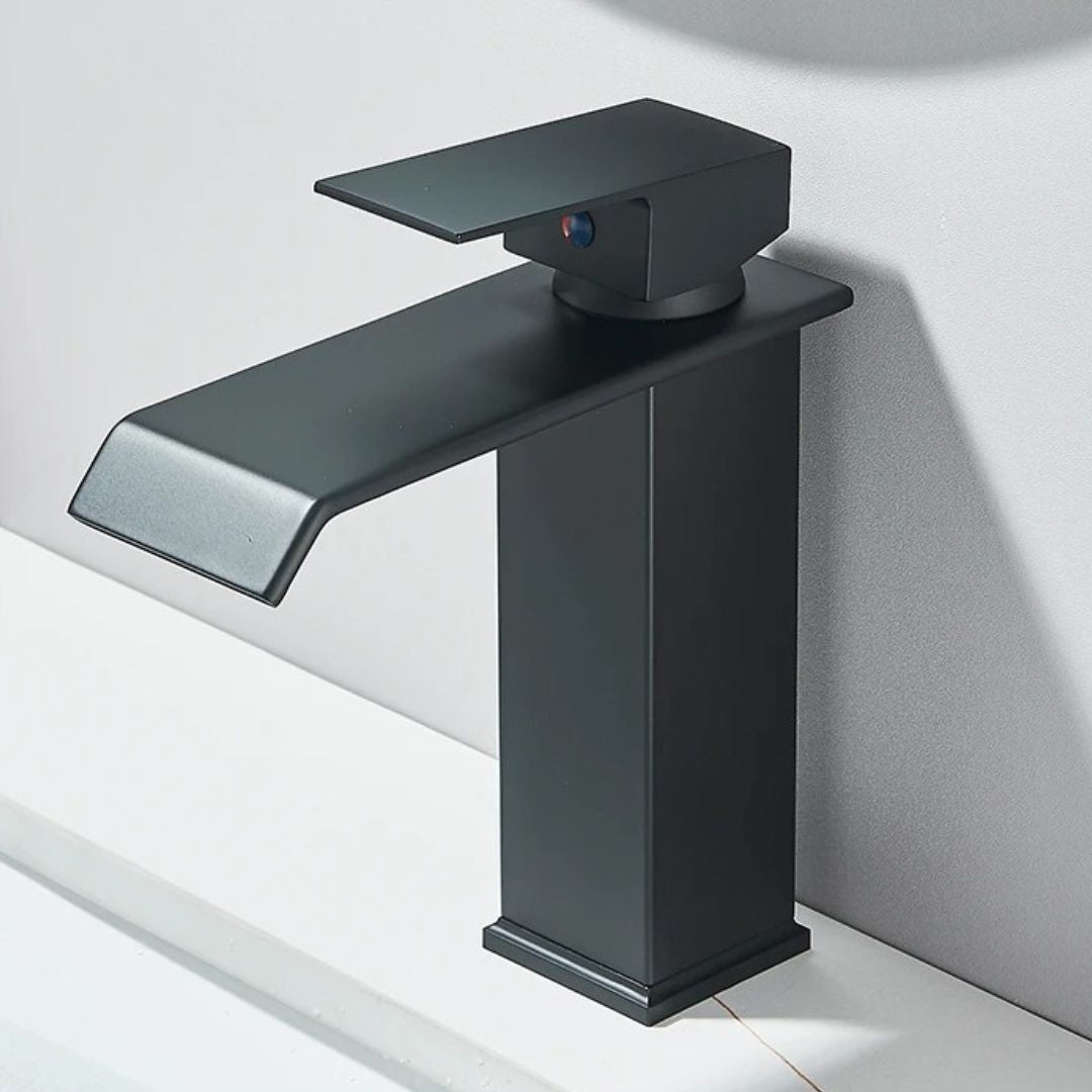 Torneira Banheiro Monocomando Cascata Preta Dourada Bica Baixa Quadrada