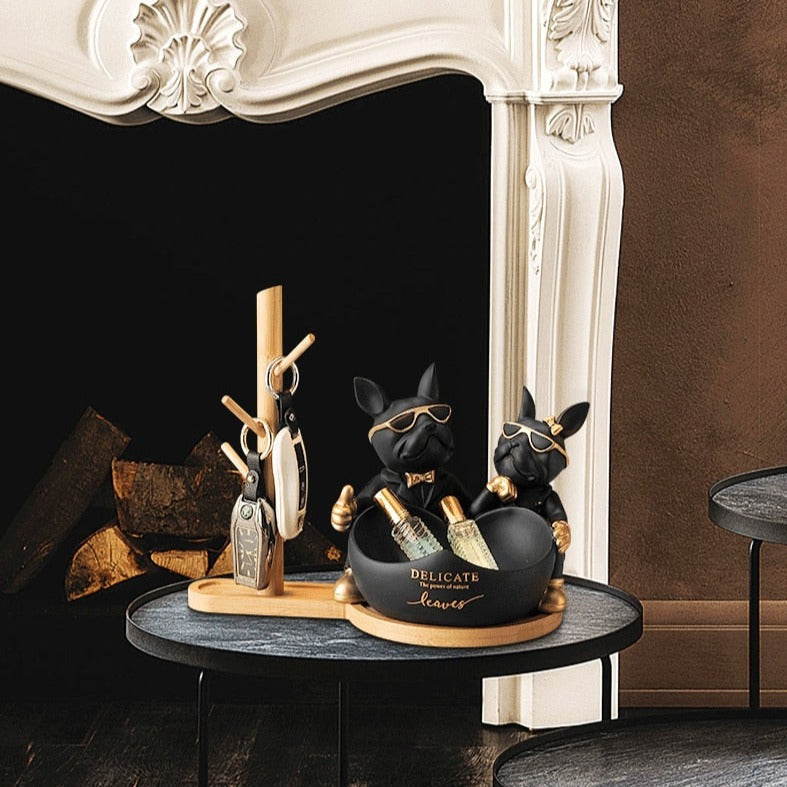 Estatueta Decorativa BullDog Francês Casal Edição Limitada - Suporte de Madeira Brinde