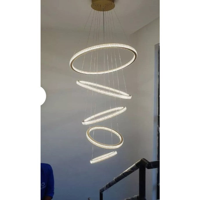 Lustre Pendente 5 Anéis LED 96W Dourado Duplo Bivolt Branco Quente